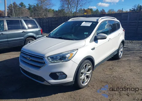 2017 Ford Escape Titanium из США, поврежденный, VIN 1FMCU0J94HUC78690